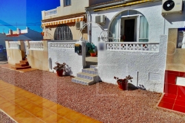 Resale - Terraced house - Torrevieja - La Siesta
